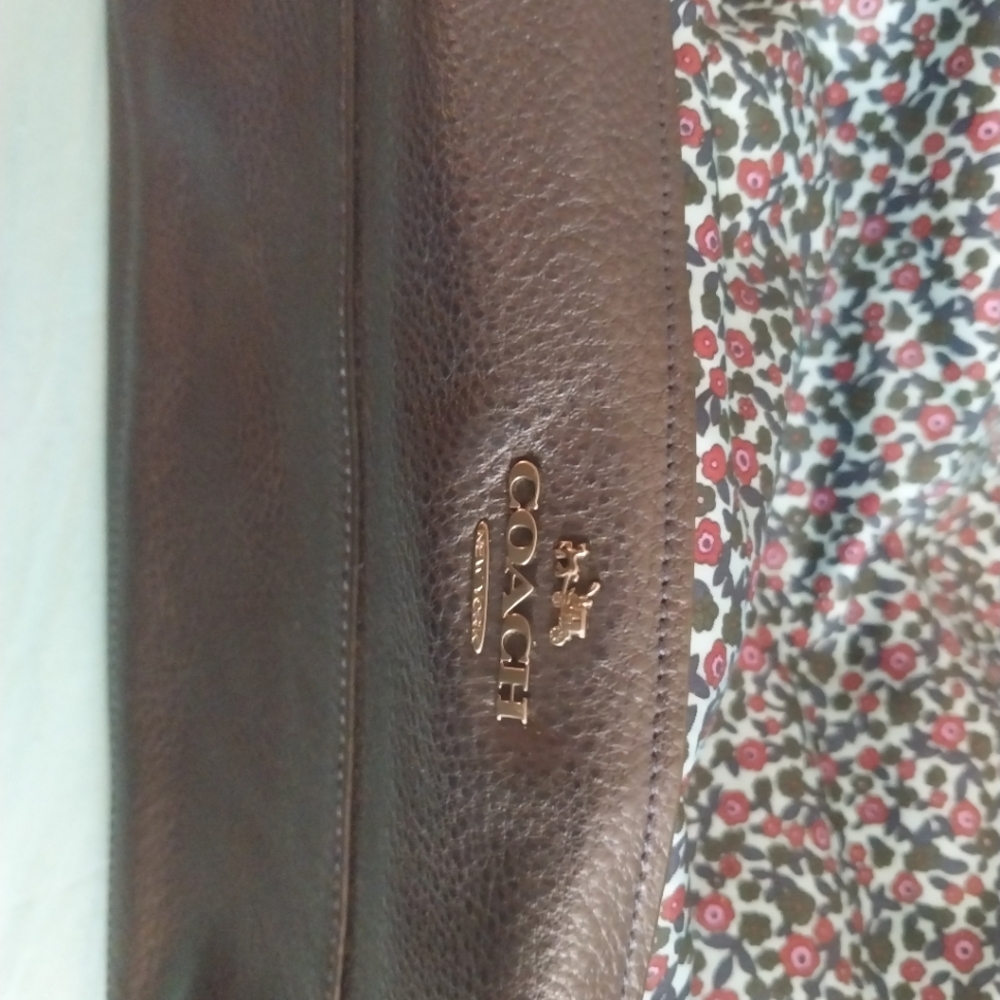 Coach Medium sized purse set